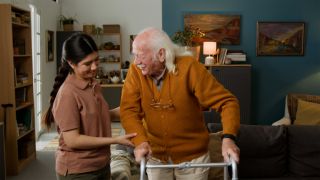 Foto: Möglichkeit der kostenlosen Pensionsversicherung bei Pflege eines nahen Angehörigen